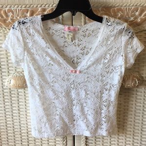 Adorable white lace stretchy top